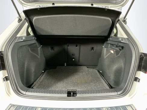 Used 2023 Volkswagen Taos SE FWD image 27