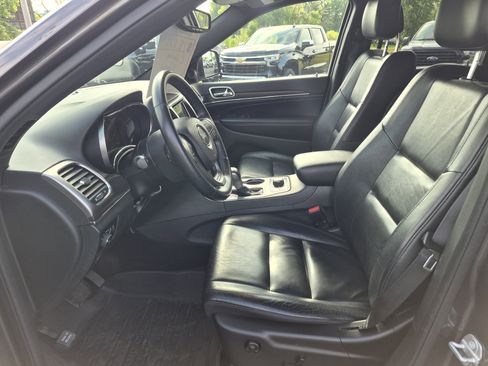Used 2018 Jeep Grand Cherokee Limited AWD/4WD image 9