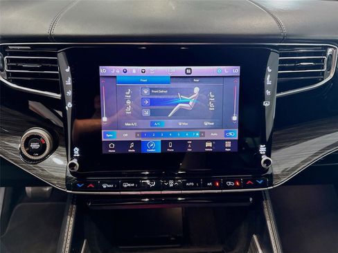 Used 2022 Jeep Wagoneer Series III w/ Convenience Group I AWD/4WD image 14