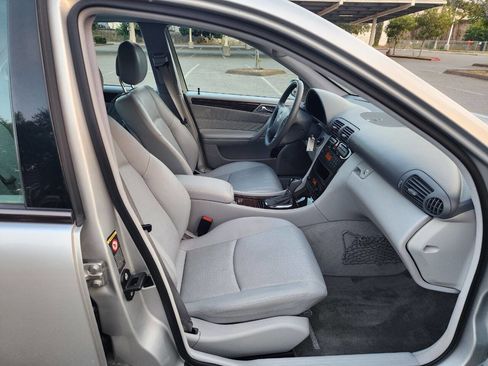 Used 2001 Mercedes-Benz C 320 Sedan image 11