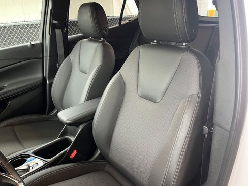 Used 2025 Buick Encore GX Preferred image 46