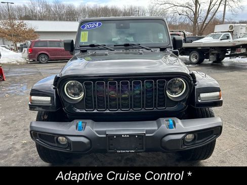 Used 2024 Jeep Wrangler Unlimited w/ Convenience Group image 9