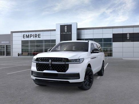 New 2026 Lincoln Navigator L Reserve w/ Jet Appearance Package AWD/4WD image 2