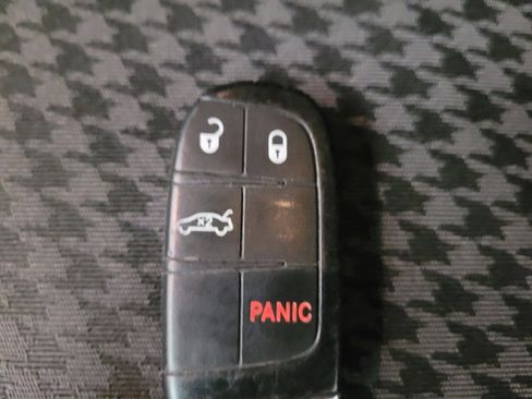 Used 2018 Dodge Challenger SXT image 32