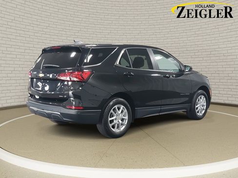 Used 2023 Chevrolet Equinox LT w/ Driver Convenience Package image 5