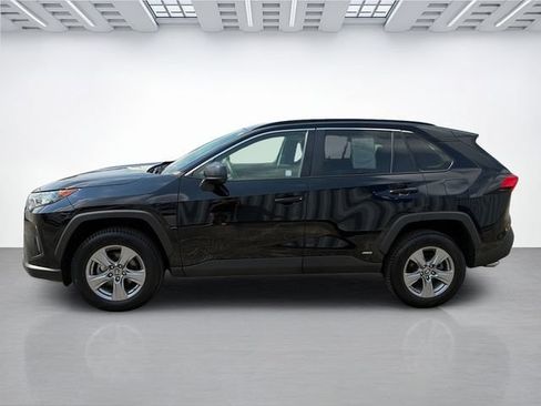 Used 2022 Toyota RAV4 LE AWD/4WD image 7