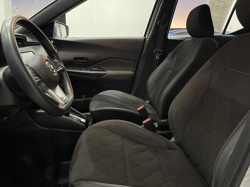 Used 2020 Nissan Kicks S image 14