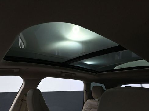 Used 2023 Lincoln Aviator Reserve image 25