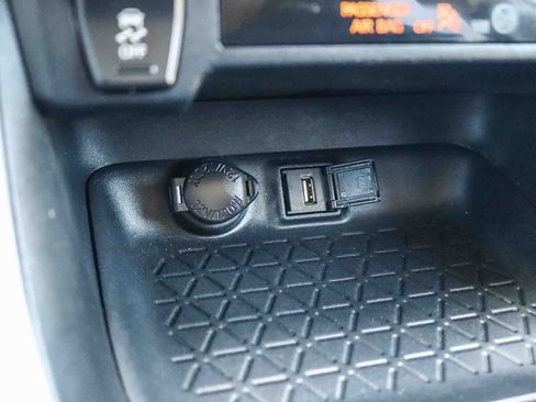 Used 2021 Toyota RAV4 LE FWD image 21