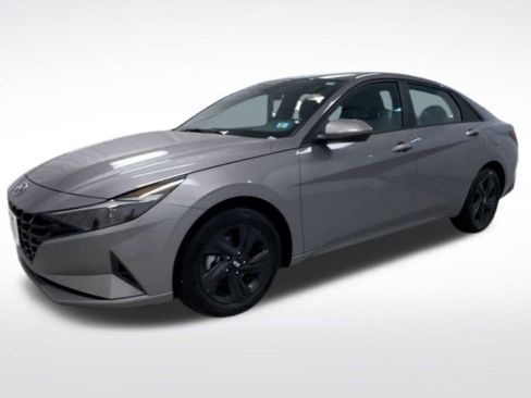 Used 2022 Hyundai Elantra SEL w/ Cargo Package image 18