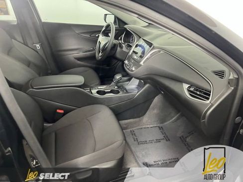 Used 2025 Chevrolet Malibu LS FWD image 21