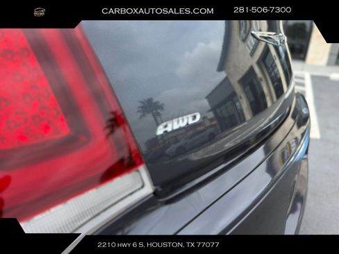 Used 2018 Chrysler 300 S AWD/4WD image 31