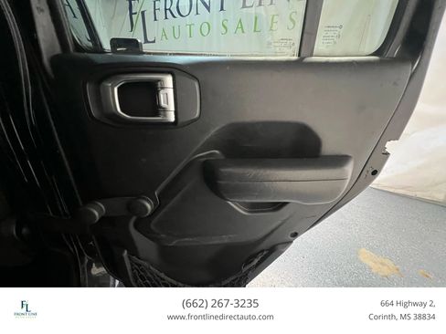 Used 2018 Jeep Wrangler Unlimited Sport AWD/4WD image 21