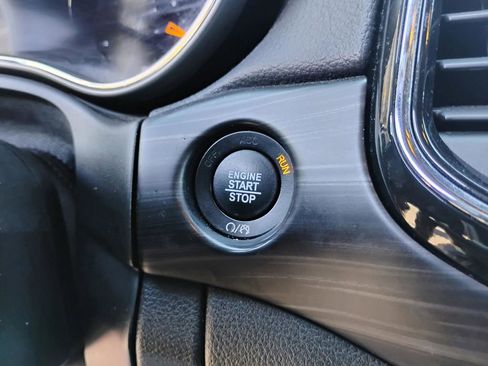 Used 2022 Jeep Grand Cherokee Laredo E image 29