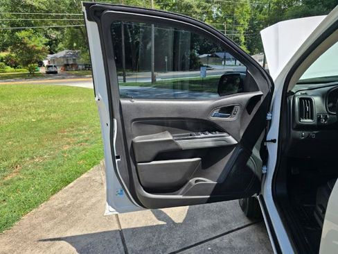 Used 2017 Chevrolet Colorado LT w/ LT Convenience Package image 22