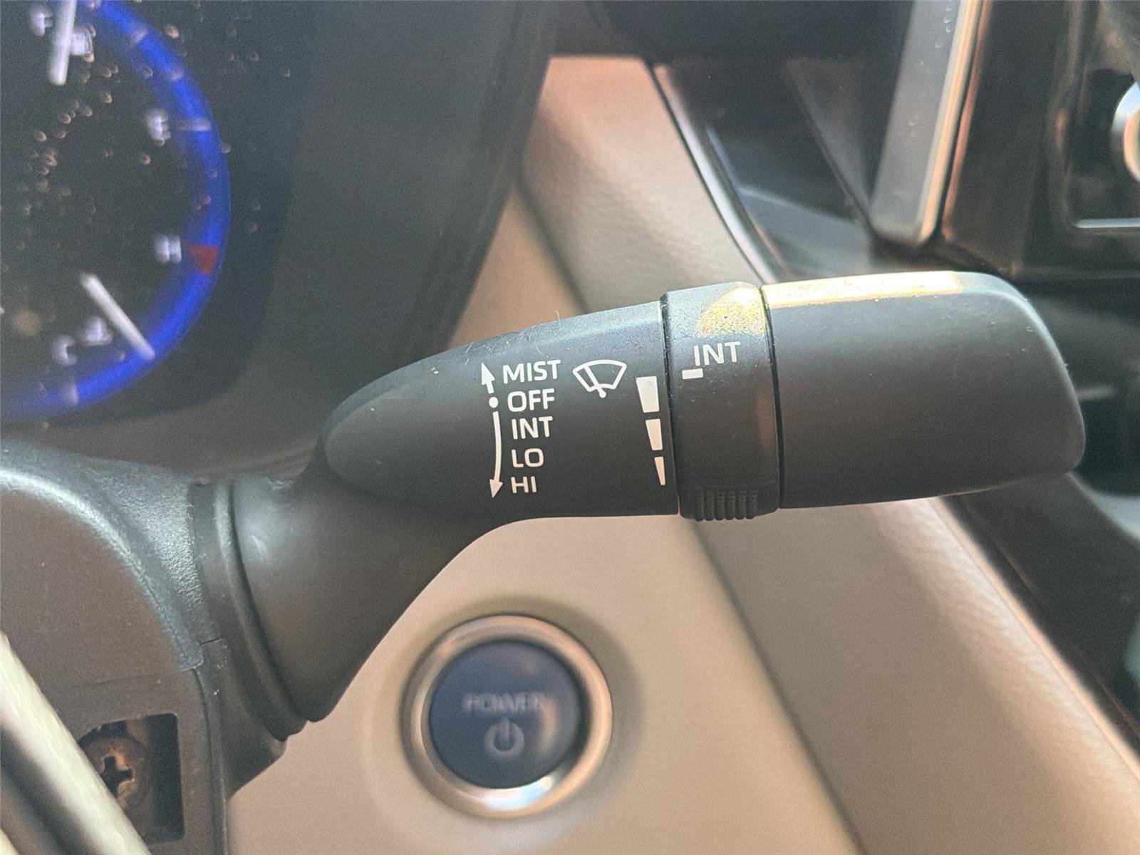 Used 2020 Toyota Corolla LE FWD image 11