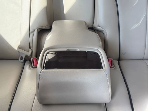 Used 2011 Toyota Venza AWD image 16