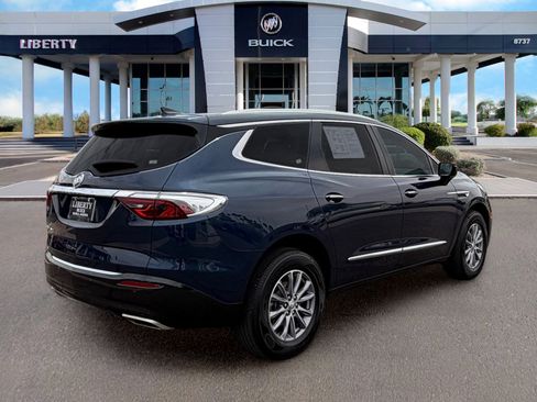 Used 2023 Buick Enclave Essence FWD image 2