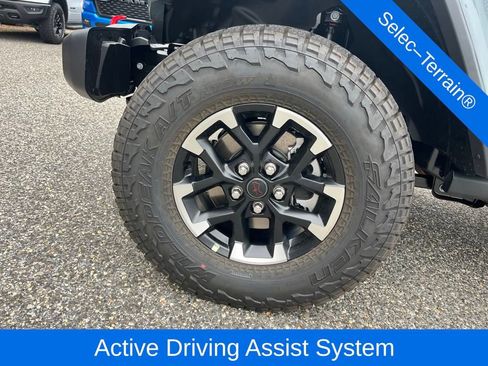 New 2025 Jeep Gladiator Rubicon w/ Convenience Group image 24