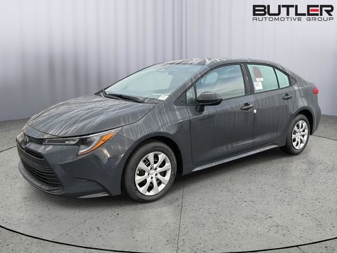 New 2026 Toyota Corolla LE FWD image 2