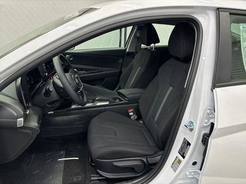 New 2026 Hyundai Elantra SE FWD image 9