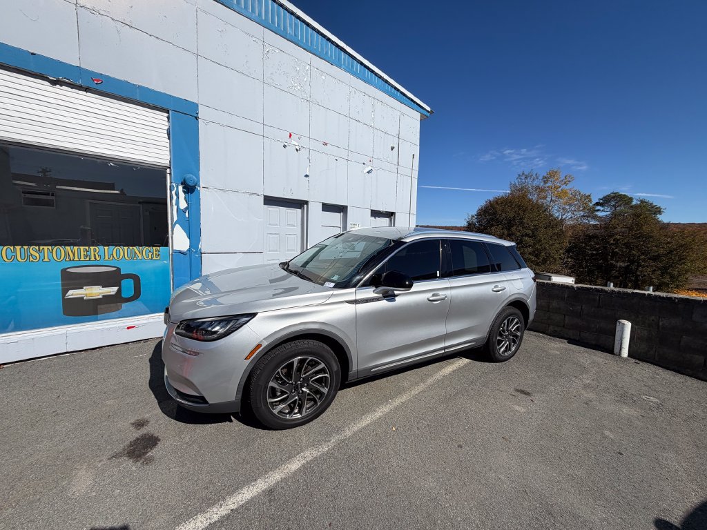 Used 2020 Lincoln Corsair AWD w/ Equipment Group 101A image 2