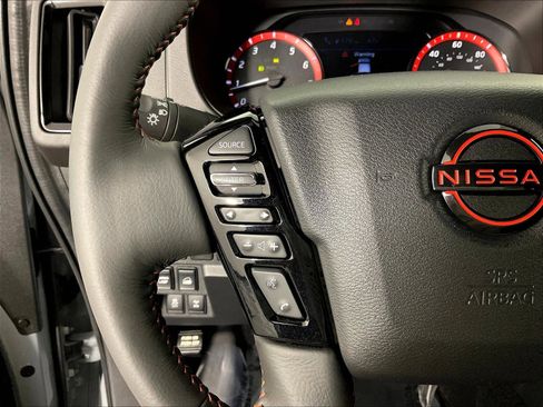 Used 2025 Nissan Frontier PRO-4X w/ Tow Package AWD/4WD image 12