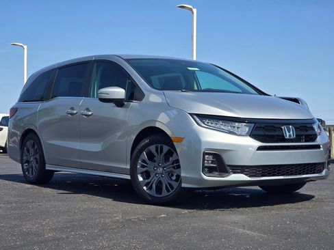 New 2026 Honda Odyssey Touring image 2