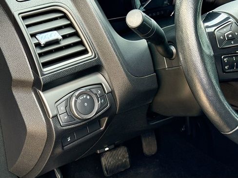 Used 2018 Ford Explorer XLT w/ Equipment Group 202A image 10