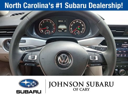 Used 2021 Volkswagen Passat 2.0T SE FWD image 18