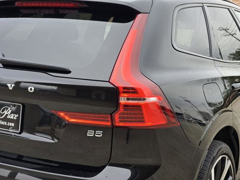 Used 2023 Volvo XC60 B5 Ultimate w/ Climate Package image 16