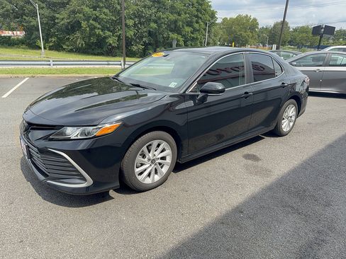 Certified 2023 Toyota Camry LE w/ Convenience Package AWD/4WD image 8