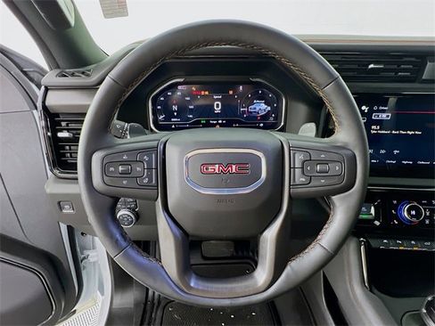 Used 2025 GMC Sierra 1500 AT4 w/ AT4 Premium Package image 12