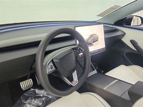 Used 2025 Tesla Model 3 Performance image 19