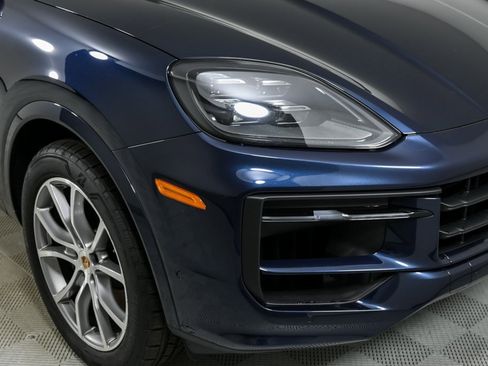 New 2025 Porsche Cayenne Coupe image 38