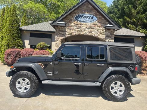 Used 2018 Jeep Wrangler Unlimited Sport S AWD/4WD image 1