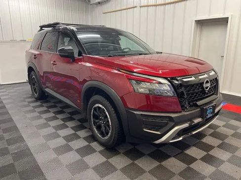 Used 2024 Nissan Pathfinder Rock Creek image 2