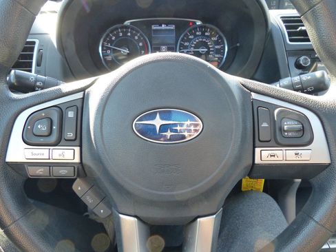 Used 2017 Subaru Forester 2.5i Premium AWD/4WD image 46
