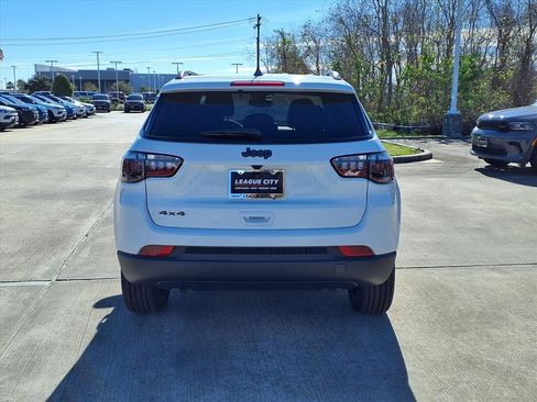New 2026 Jeep Compass Altitude image 6