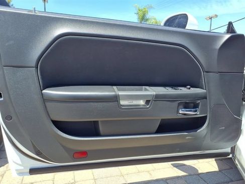 Used 2014 Dodge Challenger R/T RWD image 19