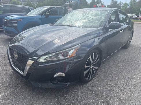 Certified 2020 Nissan Altima 2.5 Platinum FWD image 6
