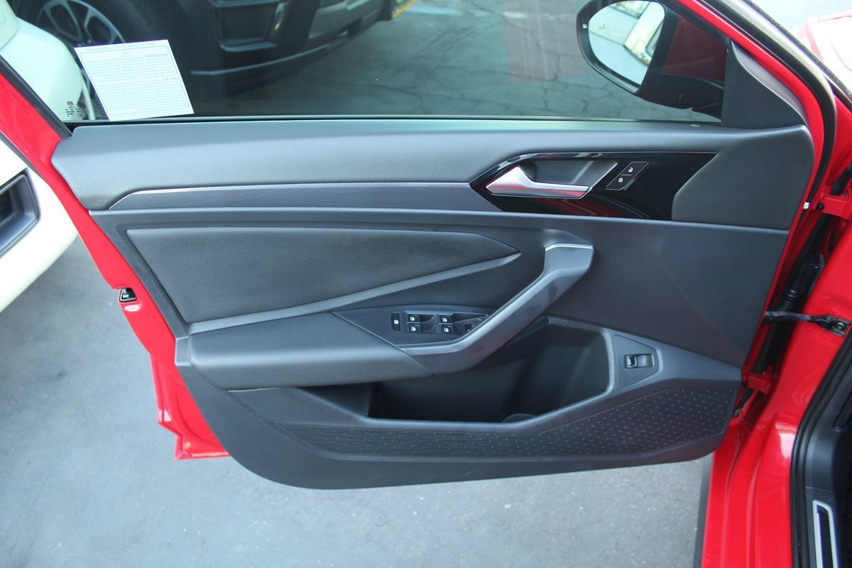 Used 2019 Volkswagen Jetta GLI FWD image 17