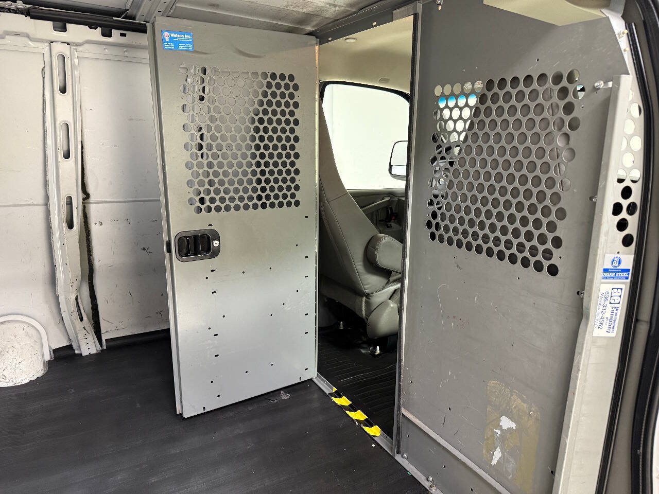 Used 2017 Chevrolet Express 2500 Extended RWD image 34