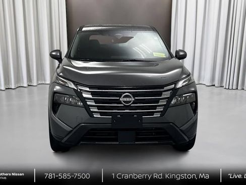 Used 2025 Nissan Rogue SV AWD/4WD image 2