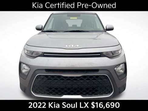 Certified 2022 Kia Soul LX image 9