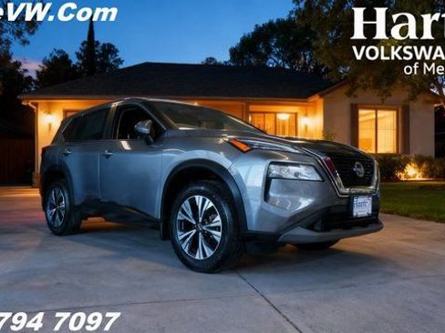 Used 2023 Nissan Rogue SV image 1