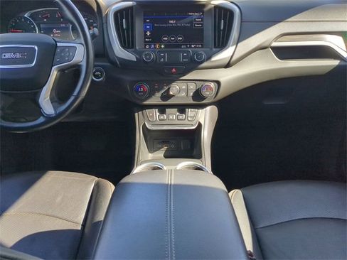 Used 2021 GMC Terrain SLT w/ Elevation Edition image 15