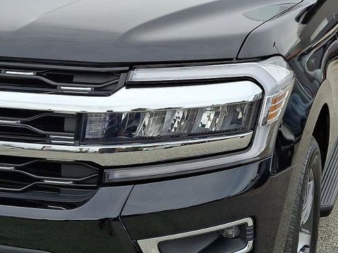 Certified 2024 Ford Expedition Limited image 9