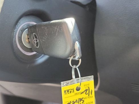 Used 2022 Toyota RAV4 LE image 27