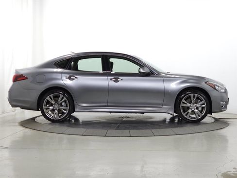 Used 2015 INFINITI Q70 3.7 w/ Deluxe Touring Package image 10